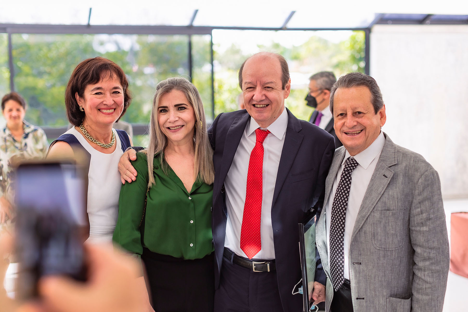 10 / 12 - Homenaje al Dr. Alejandro Escobar Mesa 10 / 12 - Homenaje al Dr. Alejandro Escobar Mesa