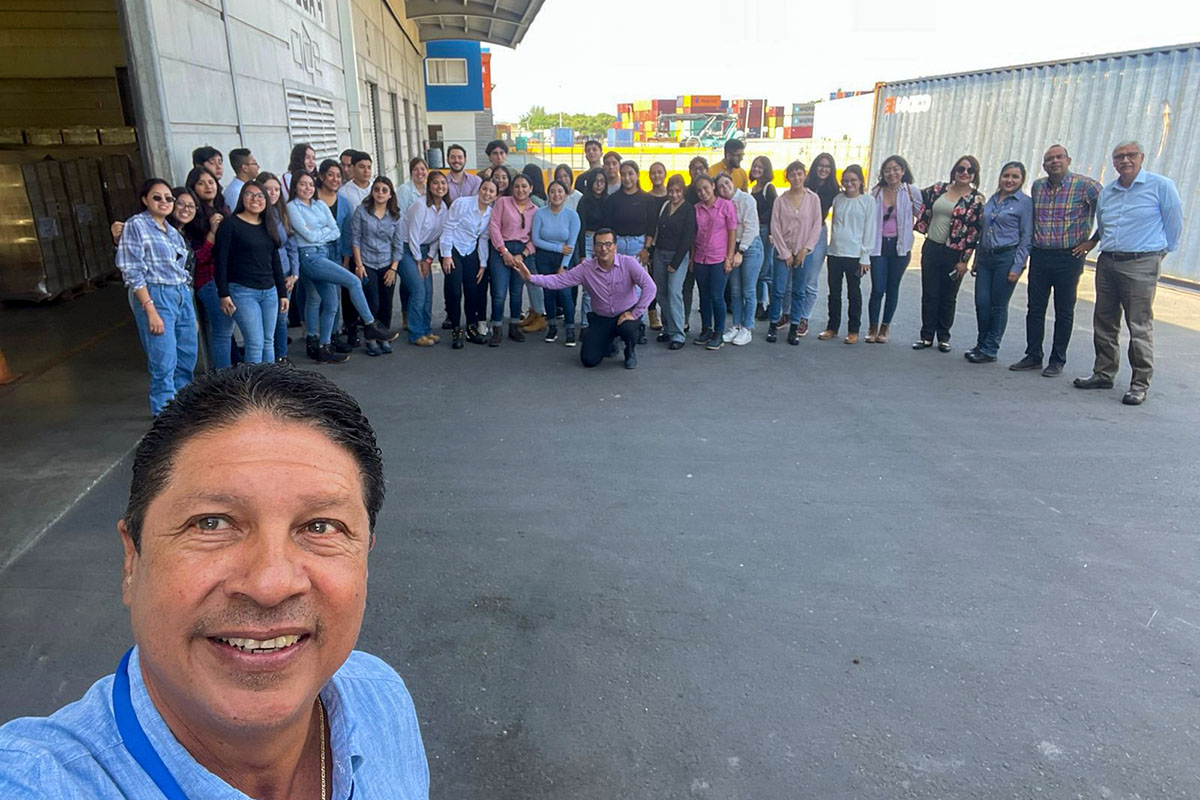 13 / 15 - Culmina Exitosamente la Semana Empresarial Portuaria 13 / 15 - Culmina Exitosamente la Semana Empresarial Portuaria