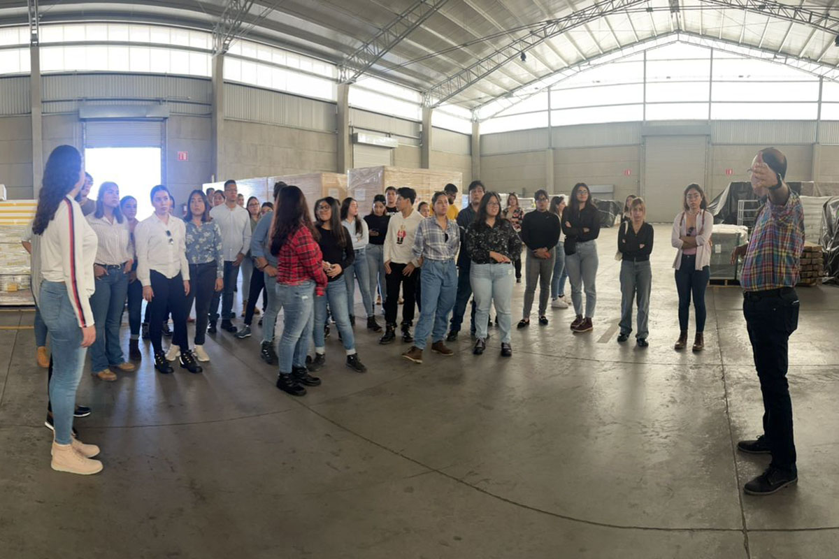 14 / 15 - Culmina Exitosamente la Semana Empresarial Portuaria 14 / 15 - Culmina Exitosamente la Semana Empresarial Portuaria