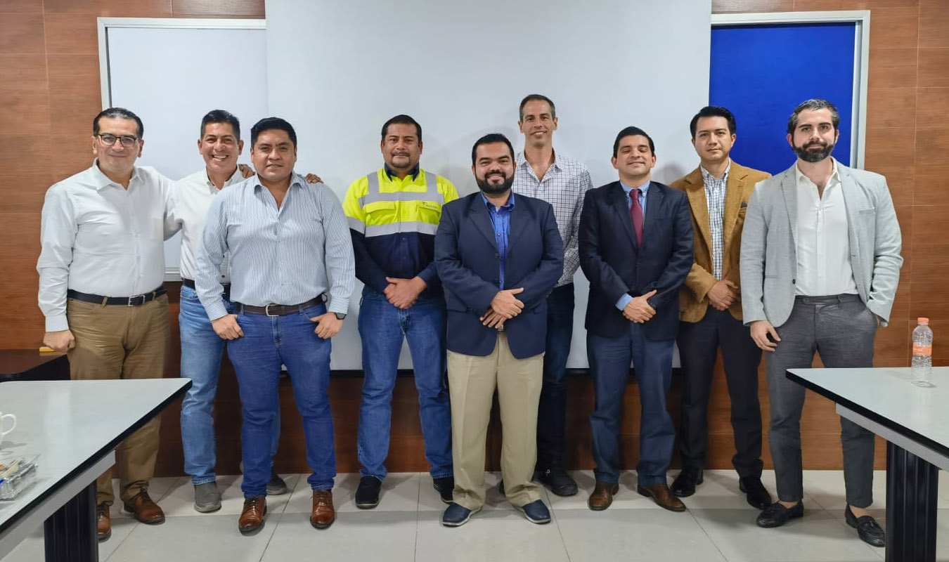 1 / 1 - Inserción Laboral en la Industria de las Altas Montañas 1 / 1 - Inserción Laboral en la Industria de las Altas Montañas