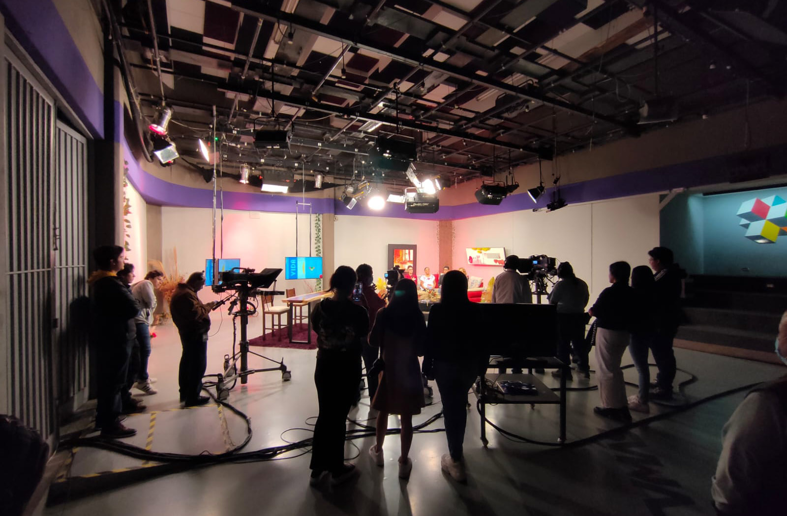 3 / 4 - Radiotelevisión de Veracruz Recibe a una Generación más de Alumnos de Comunicación 3 / 4 - Radiotelevisión de Veracruz Recibe a una Generación más de Alumnos de Comunicación