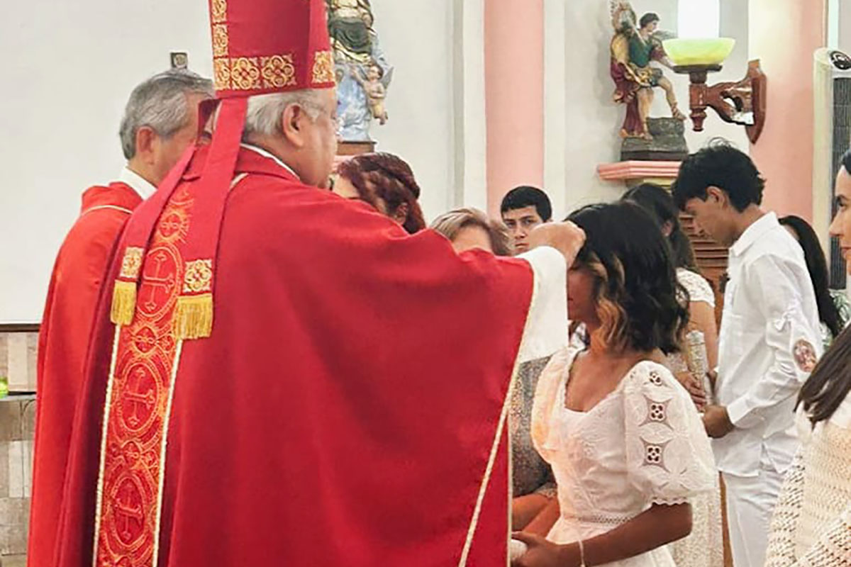 6 / 10 - Miembros de la Comunidad Anáhuac Veracruz Reciben el Sacramento de Confirmación y 6 / 10 - Miembros de la Comunidad Anáhuac Veracruz Reciben el Sacramento de Confirmación y