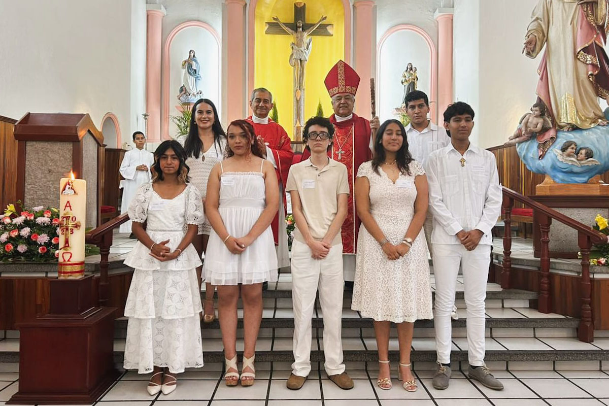 10 / 10 - Miembros de la Comunidad Anáhuac Veracruz Reciben el Sacramento de Confirmación y 10 / 10 - Miembros de la Comunidad Anáhuac Veracruz Reciben el Sacramento de Confirmación y