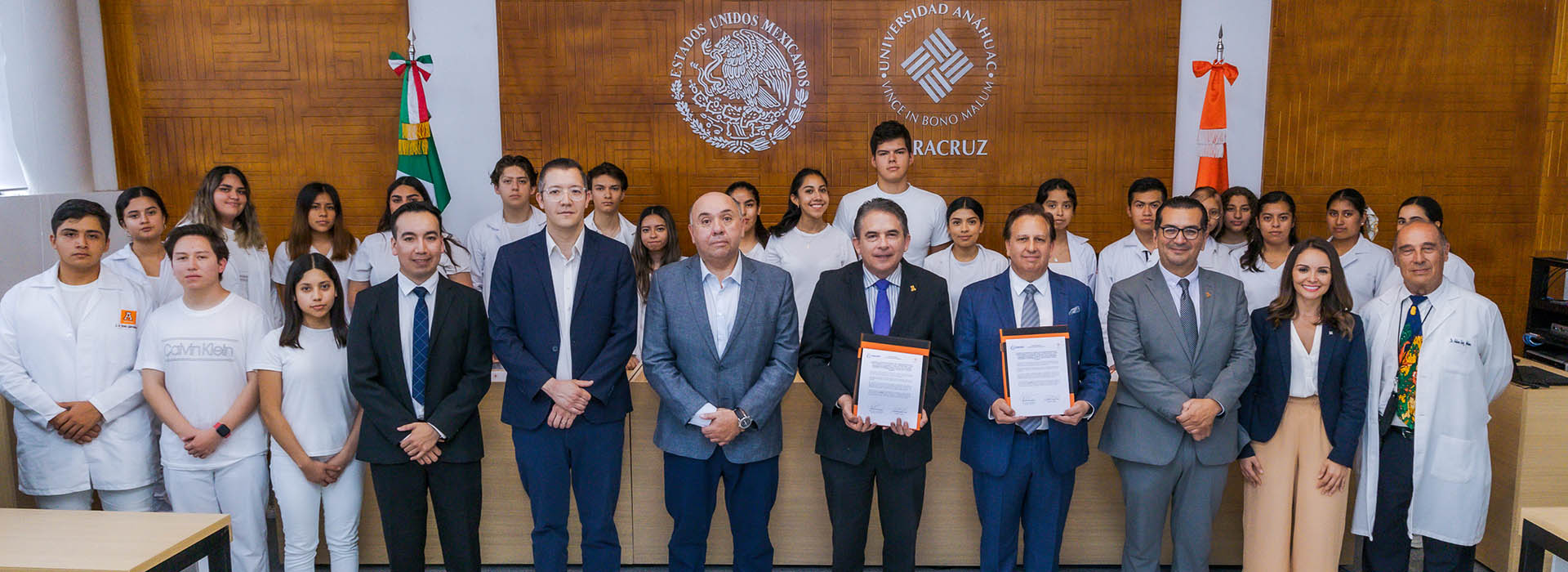 Firma de Convenio con Hospitales Covadonga