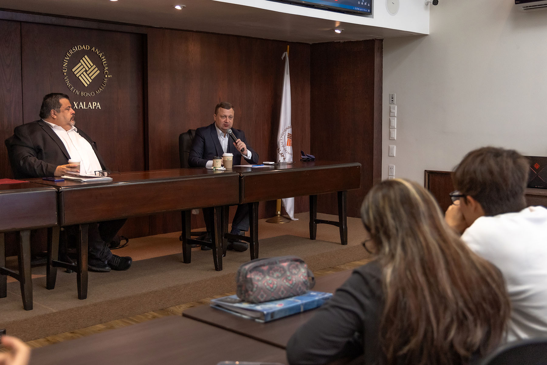 2 / 2 - Segunda Clase Espejo Internacional 2 / 2 - Segunda Clase Espejo Internacional