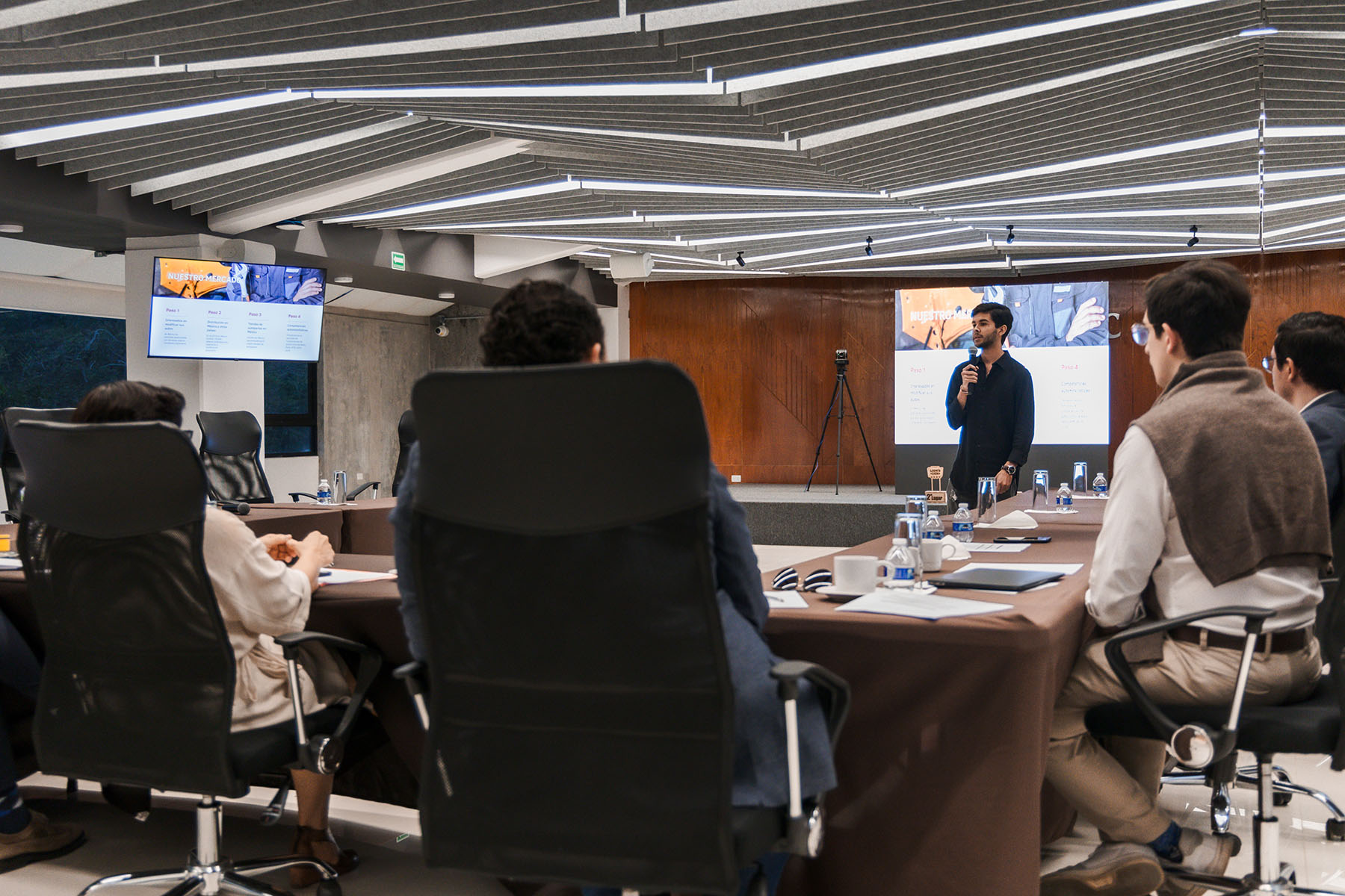16 / 45 - Primer Concurso de Emprendimiento Lion&#039;s Den 2023