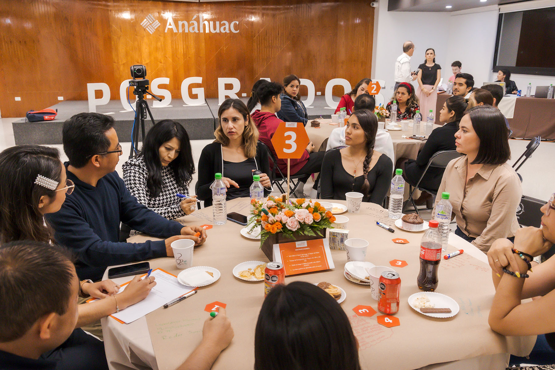 21 / 31 - Coffee Connect: Networking entre Alumnos de Posgrado