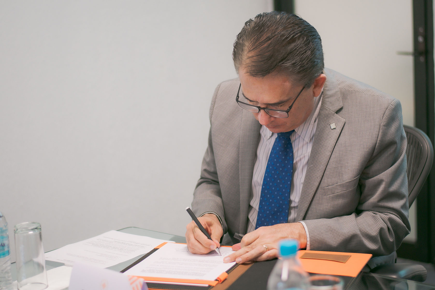6 / 9 - Firma de Convenio de Colaboración con Poly Bajío
