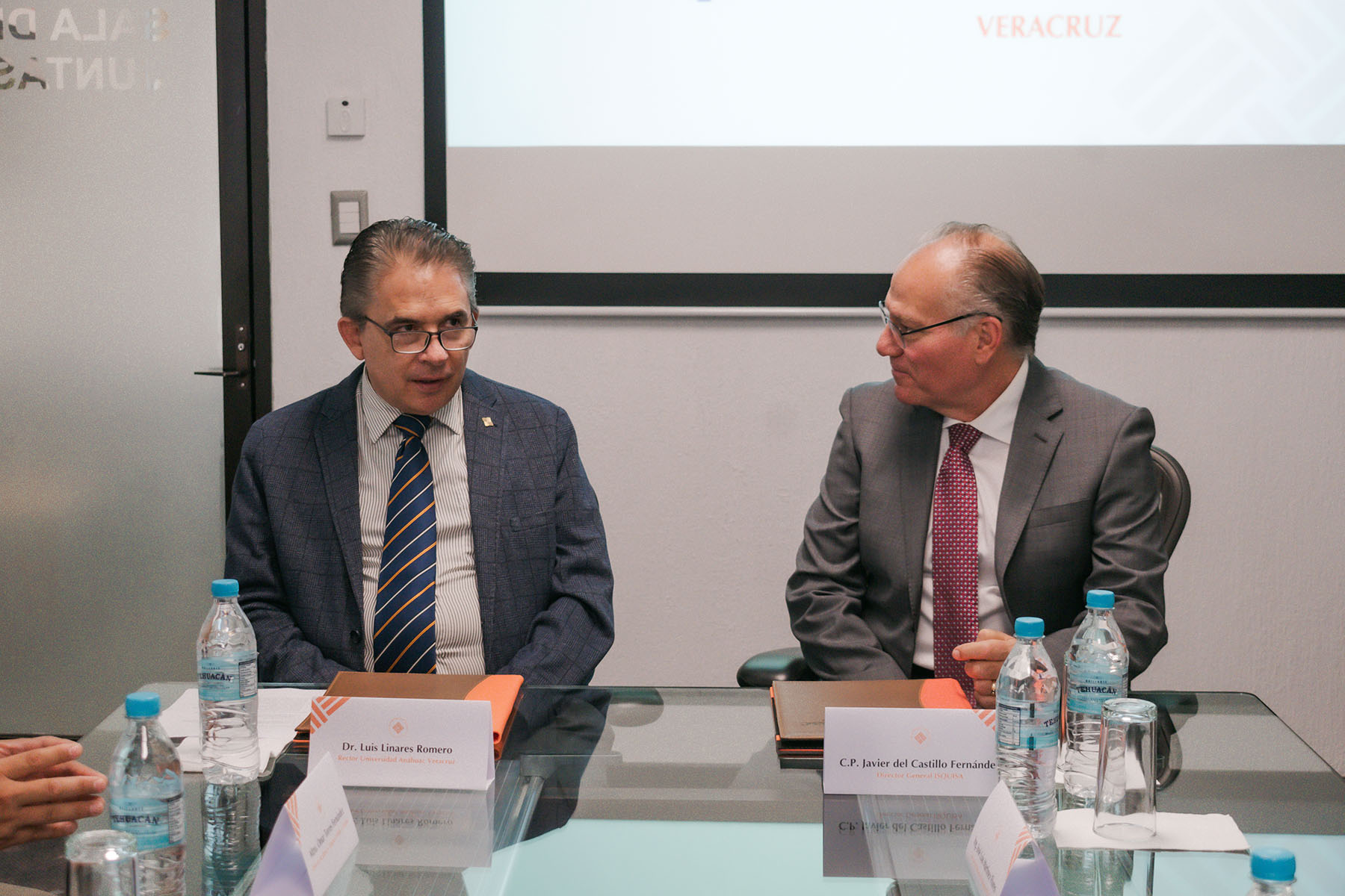 2 / 6 - Firma de Convenio de Colaboración con ISQUISA 2 / 6 - Firma de Convenio de Colaboración con ISQUISA