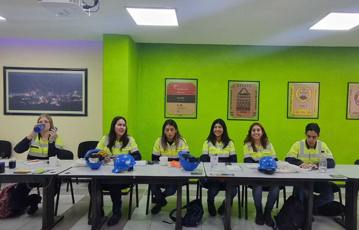 4 / 7 - Experiencia Profesional Anáhuac: Programa de Inserción Profesional Temprana de la