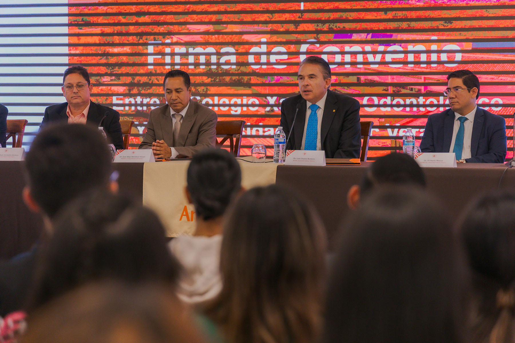 10 / 16 - Firma de Convenio con el Colegio Xalapeño Odontológico
