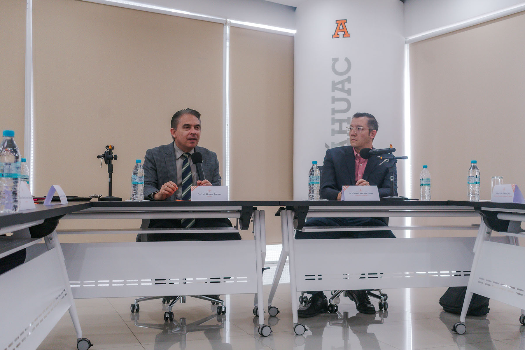 5 / 25 - Instauración del Consejo Consultivo Académico de la Escuela de Medicina 5 / 25 - Instauración del Consejo Consultivo Académico de la Escuela de Medicina