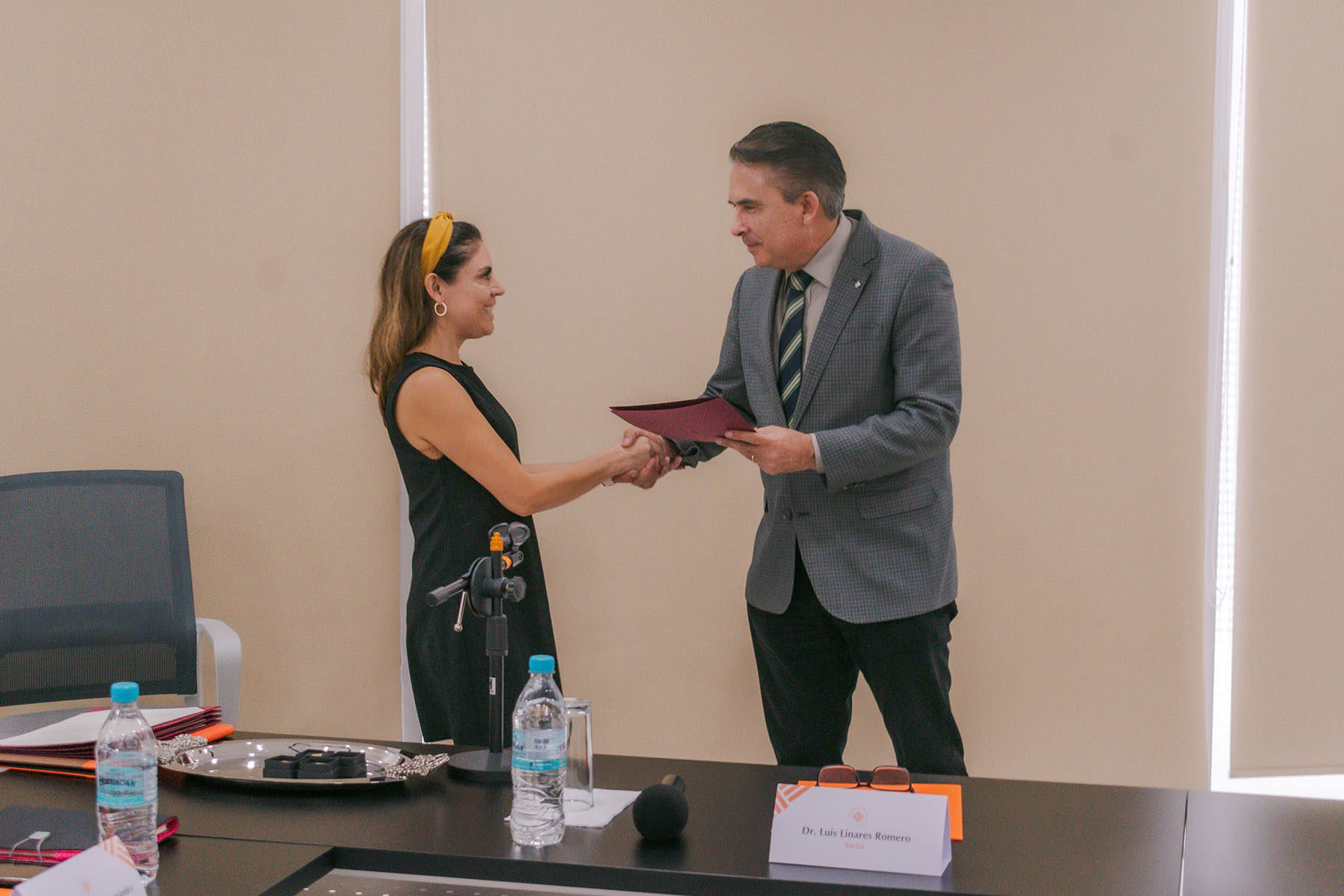 8 / 25 - Instauración del Consejo Consultivo Académico de la Escuela de Medicina 8 / 25 - Instauración del Consejo Consultivo Académico de la Escuela de Medicina