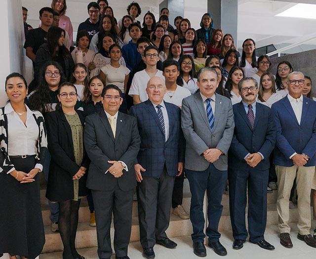 Develación de Placa y Firma de Convenio con Grupo HuFriedy