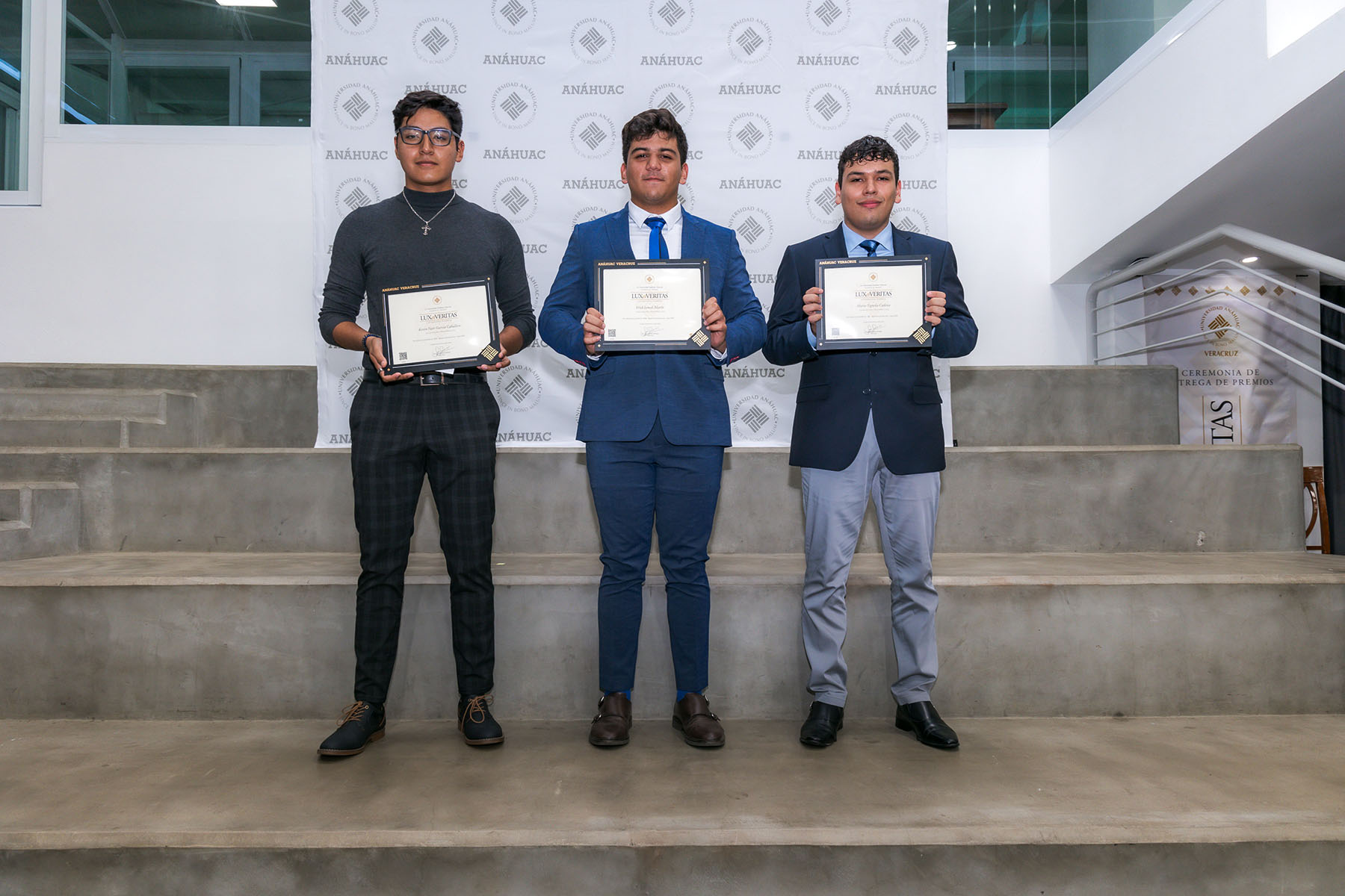 66 / 113 - Entrega de Premios Lux et Veritas y Ser Anáhuac: Galería Dos 66 / 113 - Entrega de Premios Lux et Veritas y Ser Anáhuac: Galería Dos