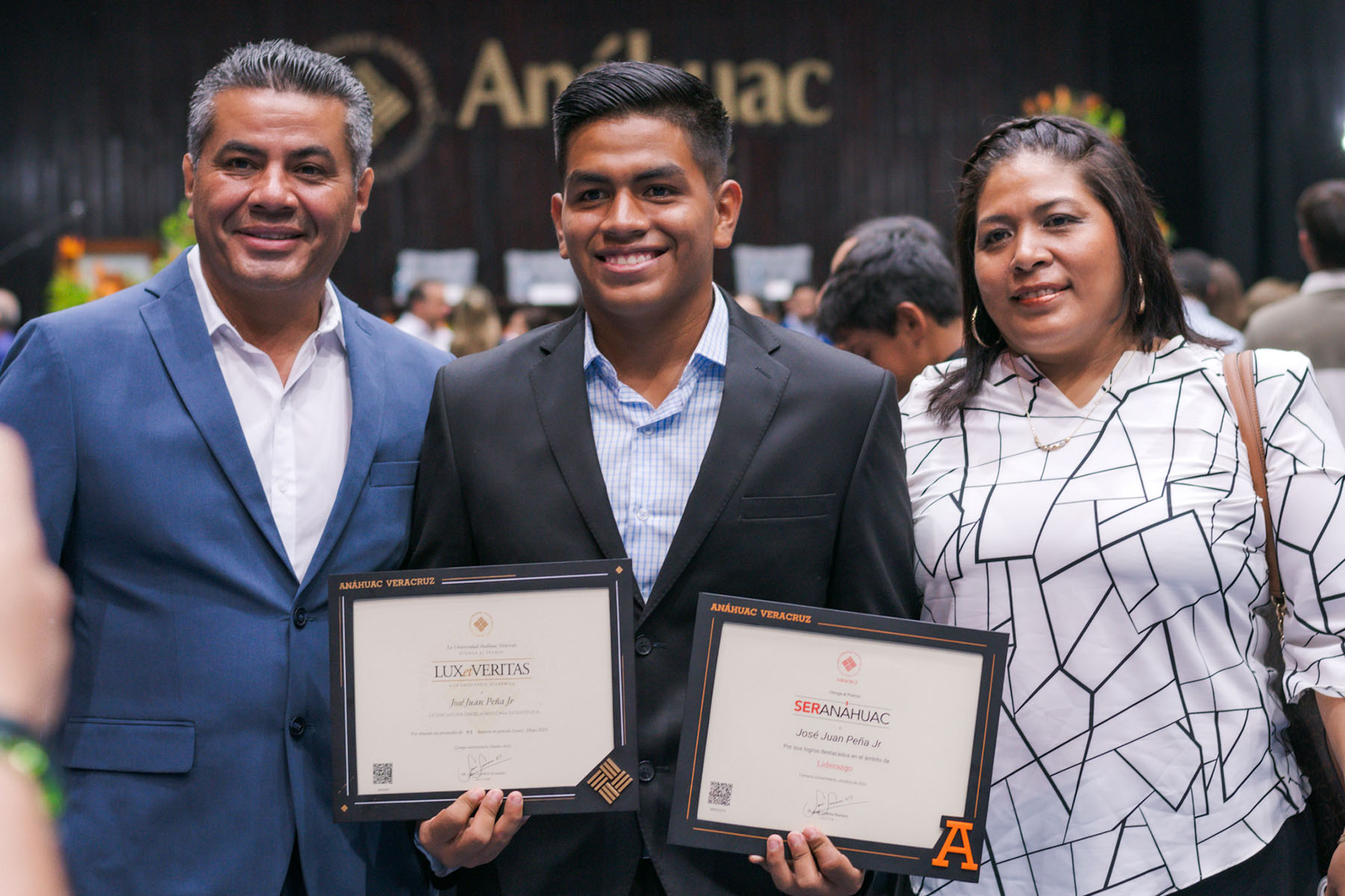 71 / 83 - Entrega de Premios Lux et Veritas y Ser Anáhuac: Galería 71 / 83 - Entrega de Premios Lux et Veritas y Ser Anáhuac: Galería