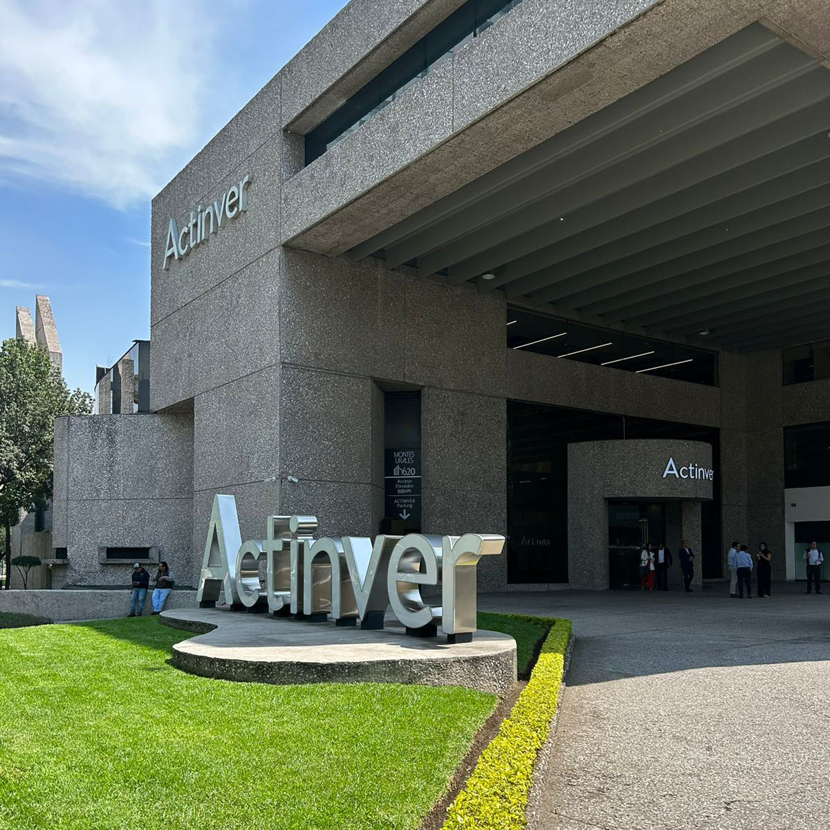 13 / 13 - Visita Empresarial a la Ciudad de México: Explorando el Mundo de los Negocios y las 13 / 13 - Visita Empresarial a la Ciudad de México: Explorando el Mundo de los Negocios y las