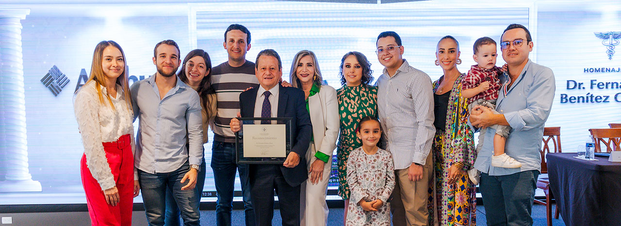 Homenaje al Dr. Fernando Benítez Obeso