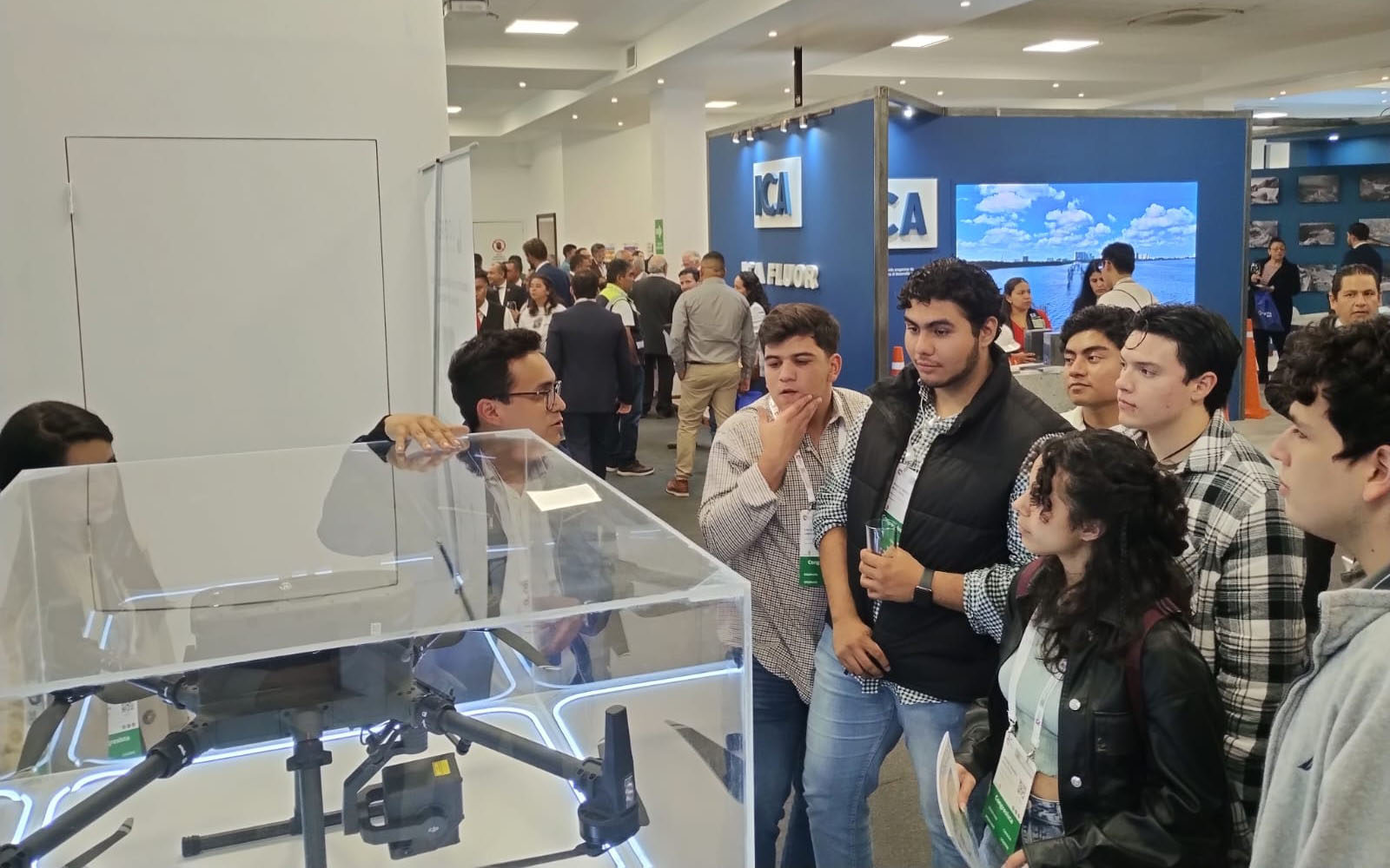 3 / 4 - Estudiantes Presentes en el 32° Congreso Nacional de Ingeniería Civil 2023 3 / 4 - Estudiantes Presentes en el 32° Congreso Nacional de Ingeniería Civil 2023