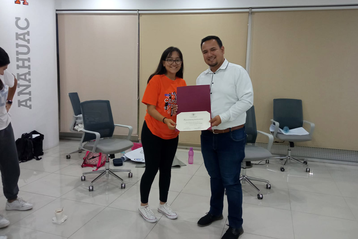 8 / 11 - Alumnos de Psicología Enriquecen su Formación con Talleres Experienciales 8 / 11 - Alumnos de Psicología Enriquecen su Formación con Talleres Experienciales