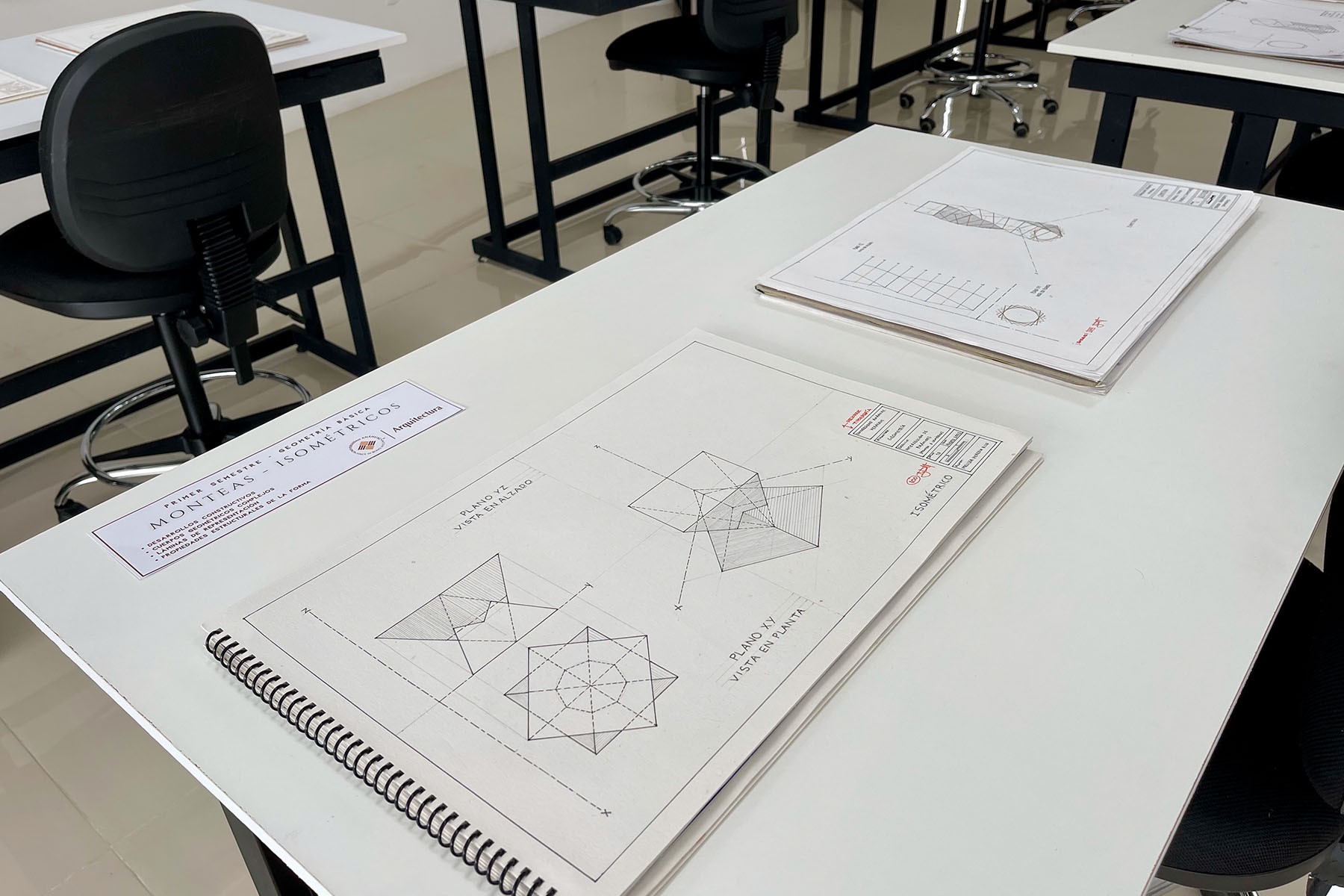 3 / 19 - Alumnos de Arquitectura llevan a cabo Exitosa Muestra de Productos Académicos