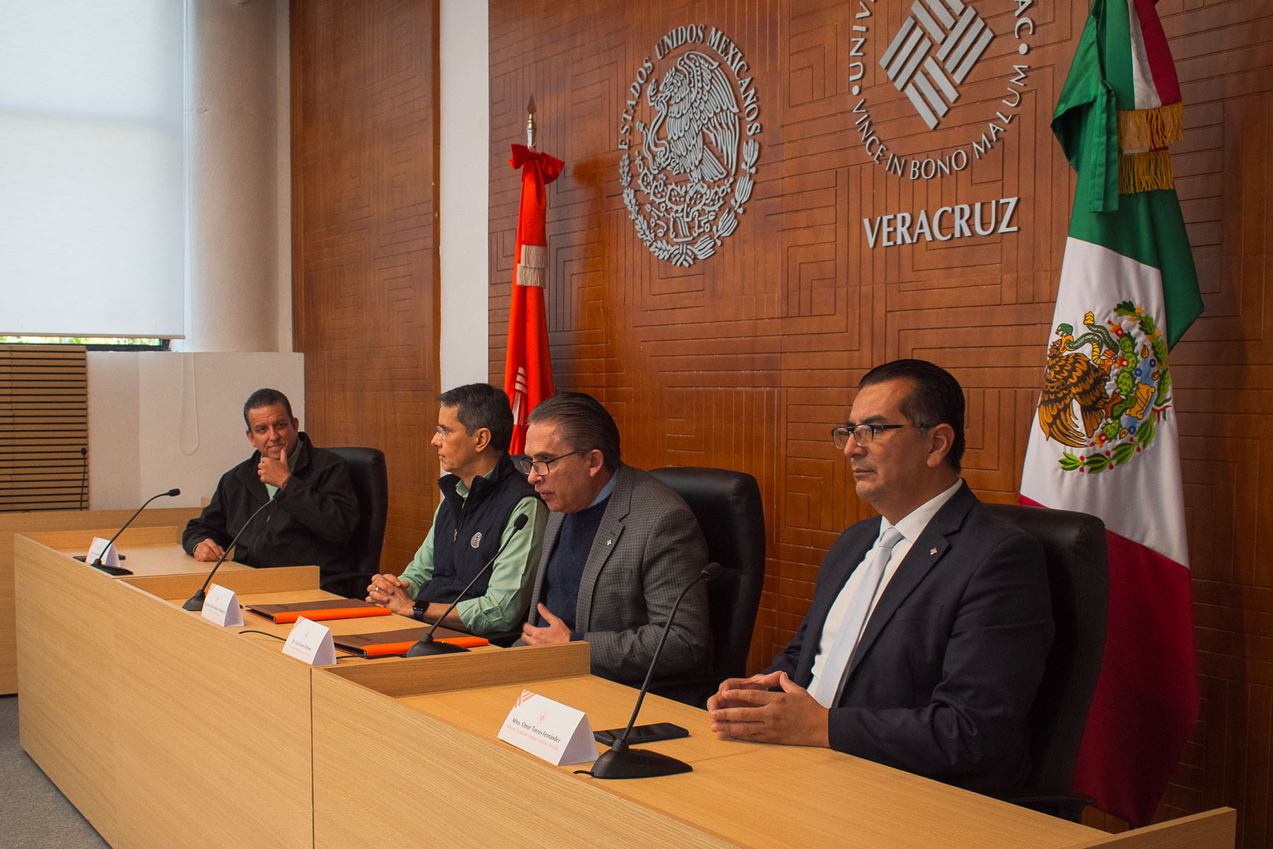 5 / 12 - Firma de Convenio de Colaboración con CAFIVER 5 / 12 - Firma de Convenio de Colaboración con CAFIVER