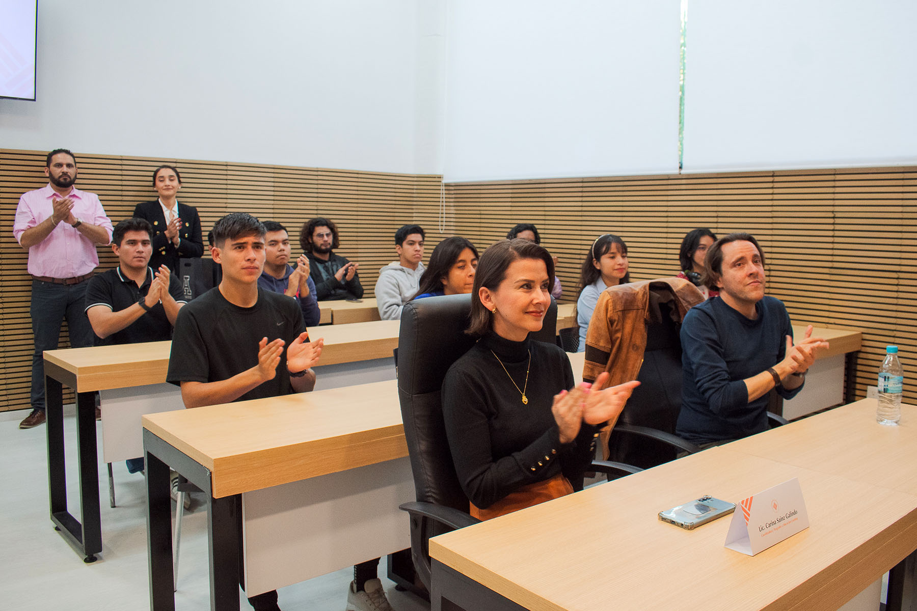 10 / 12 - Firma de Convenio de Colaboración con CAFIVER 10 / 12 - Firma de Convenio de Colaboración con CAFIVER