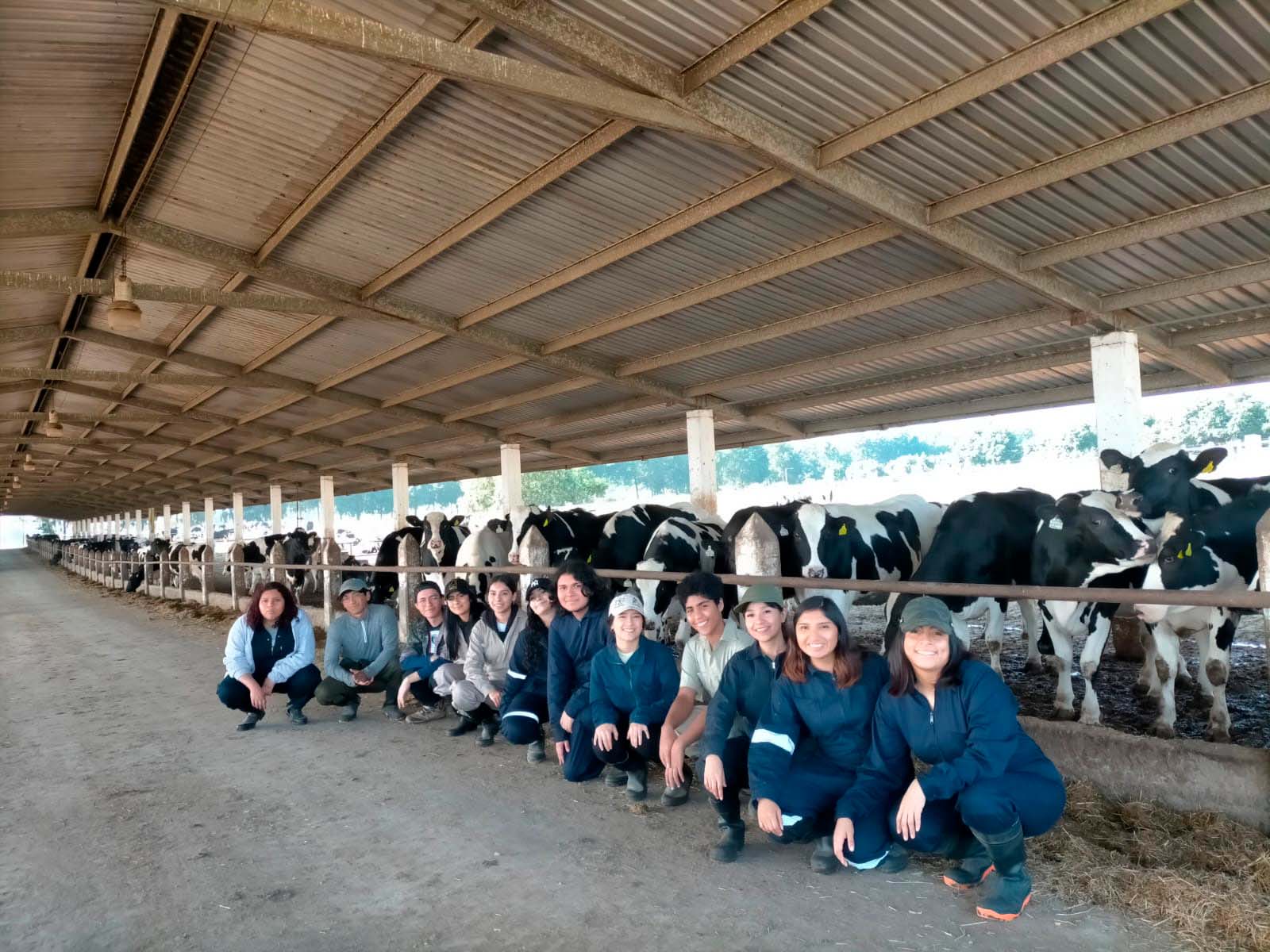 1 / 6 - Visita a Rancho Ganadero Especializado en Producción de Leche 1 / 6 - Visita a Rancho Ganadero Especializado en Producción de Leche