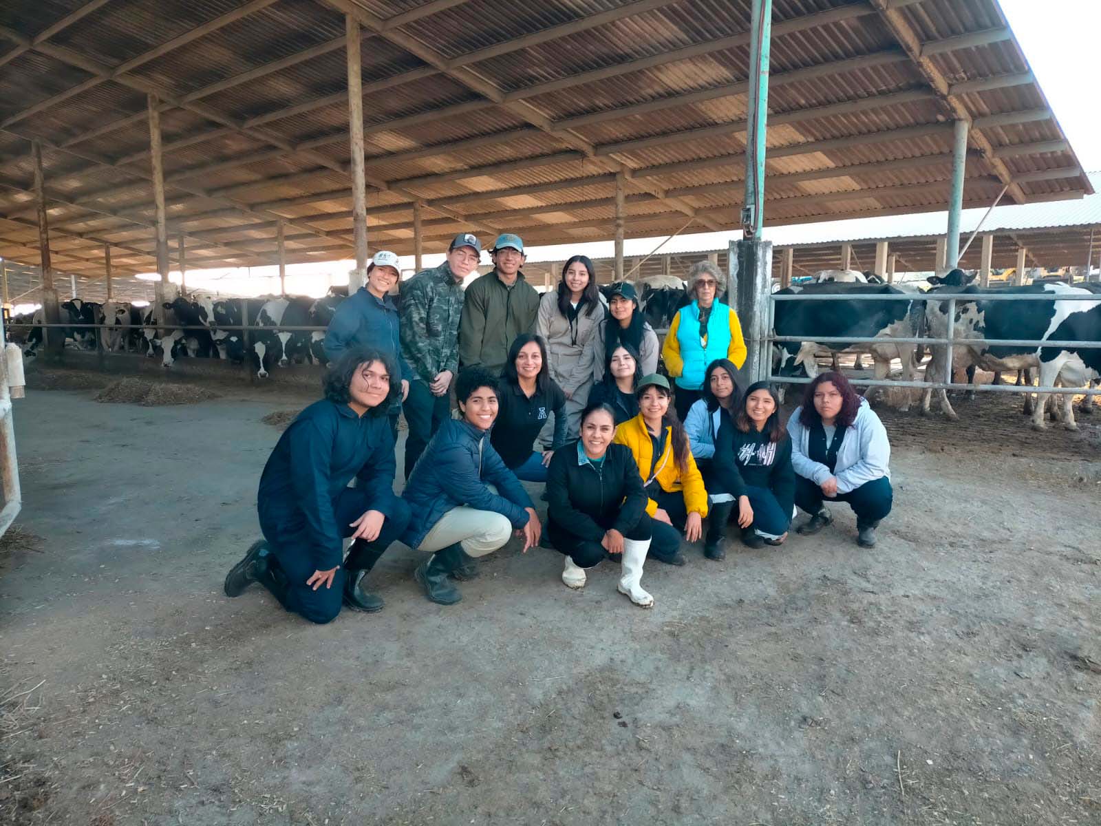 2 / 6 - Visita a Rancho Ganadero Especializado en Producción de Leche 2 / 6 - Visita a Rancho Ganadero Especializado en Producción de Leche