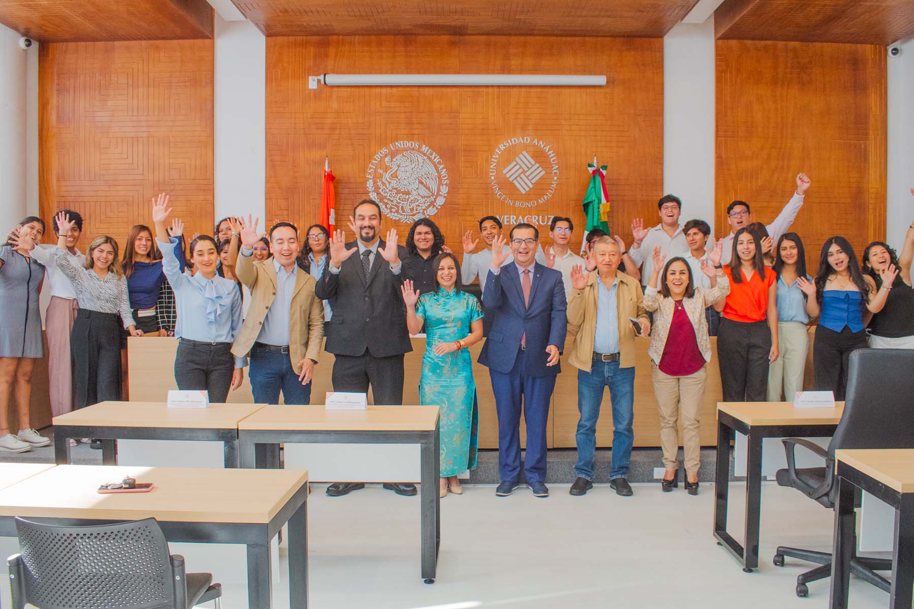 14 / 24 - Firma de Convenio de Colaboración con el Colegio Estatal de Médicos Veterinarios