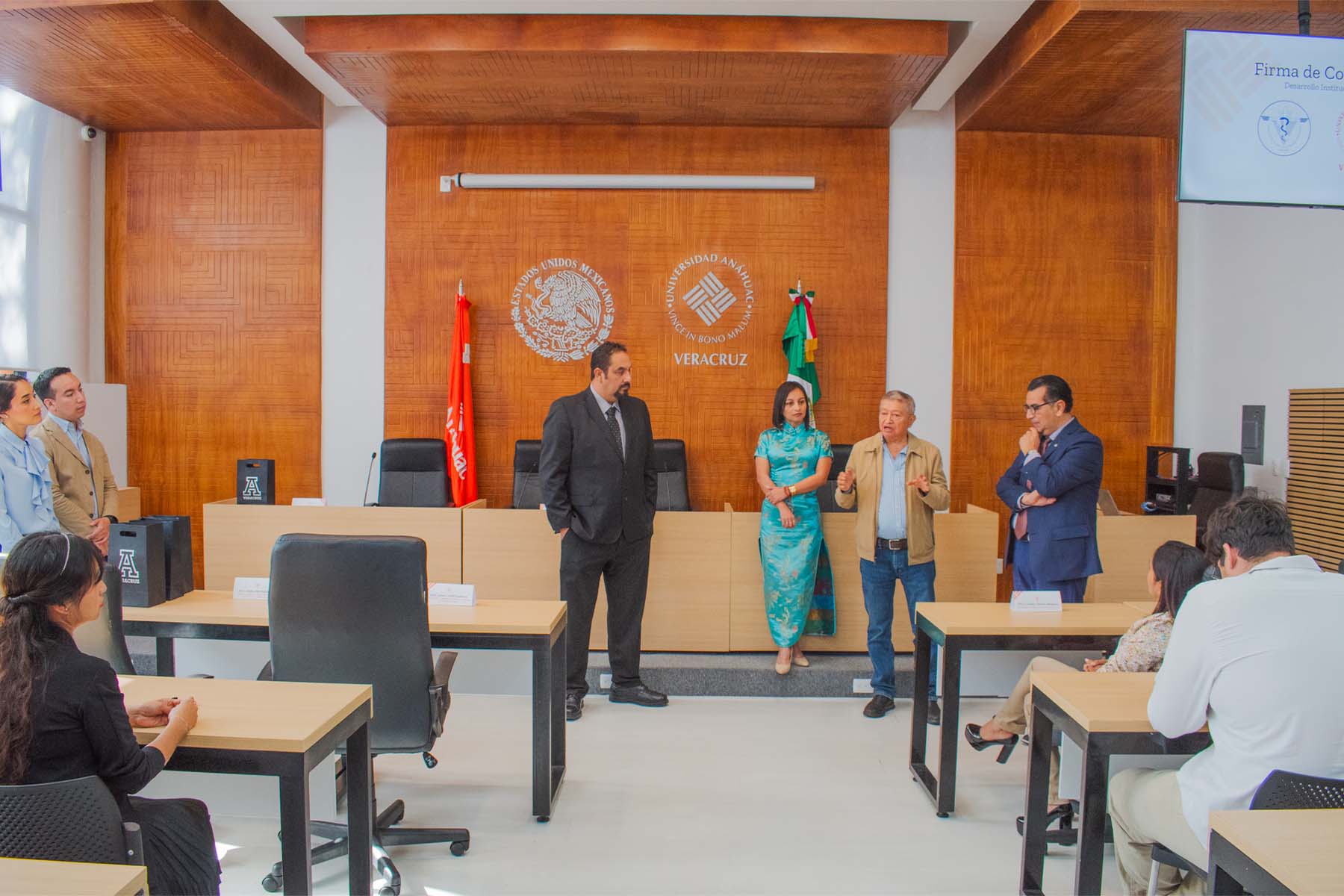 19 / 24 - Firma de Convenio de Colaboración con el Colegio Estatal de Médicos Veterinarios