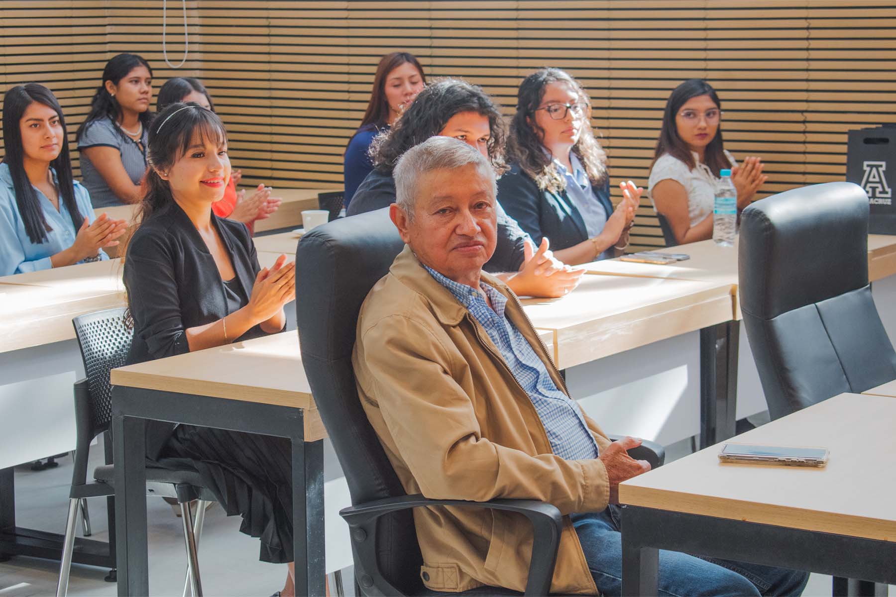 3 / 24 - Firma de Convenio de Colaboración con el Colegio Estatal de Médicos Veterinarios