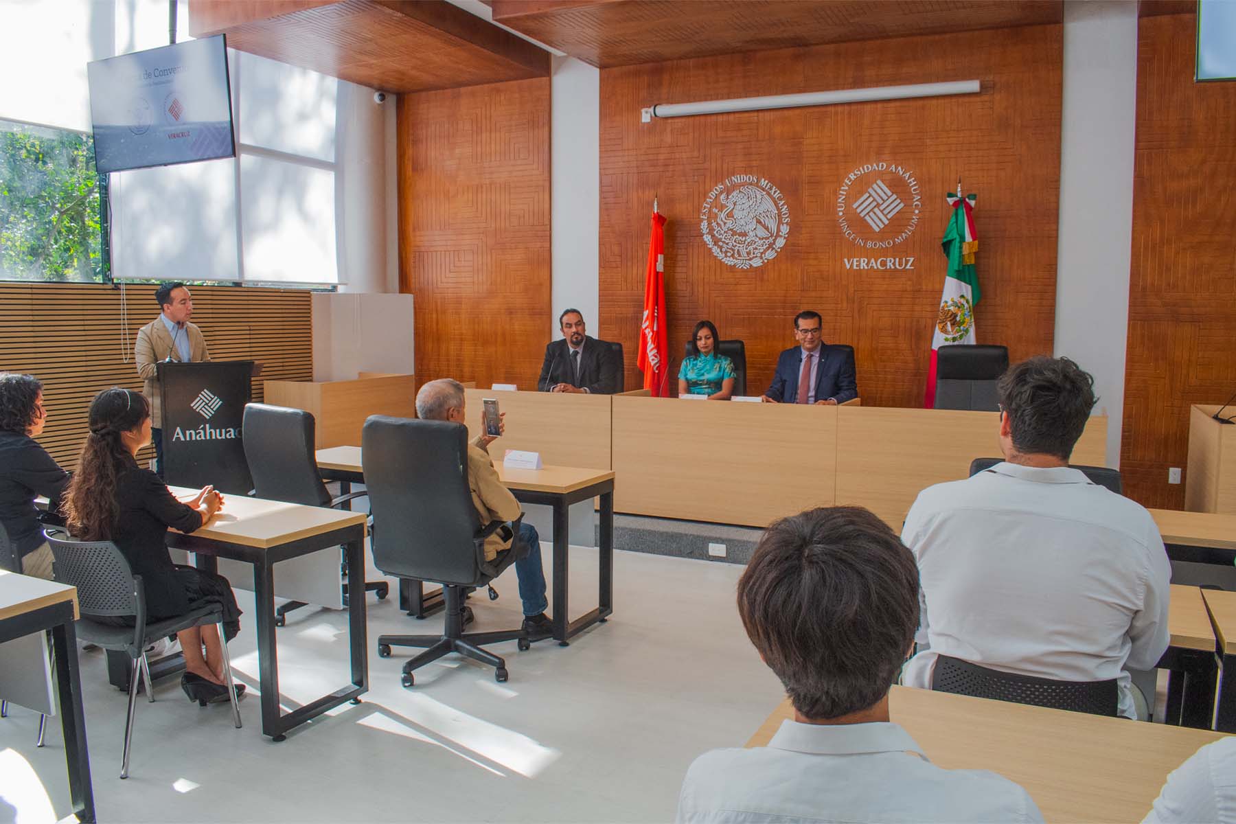 5 / 24 - Firma de Convenio de Colaboración con el Colegio Estatal de Médicos Veterinarios