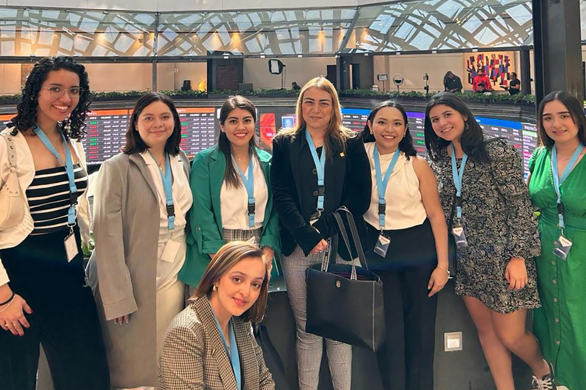 2 / 9 - Viaje Académico a la Ciudad de México por Alumnos de Dirección Financiera y Finanzas y 2 / 9 - Viaje Académico a la Ciudad de México por Alumnos de Dirección Financiera y Finanzas y