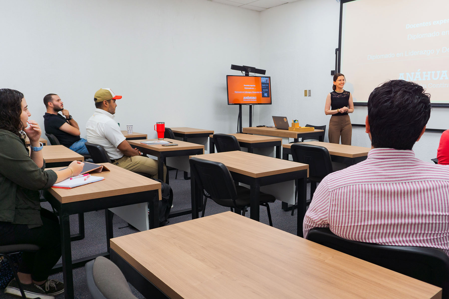 1 / 10 - Apertura del Diplomado en Liderazgo y Desarrollo Gerencial 1 / 10 - Apertura del Diplomado en Liderazgo y Desarrollo Gerencial