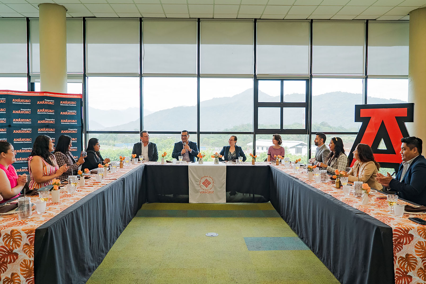 5 / 34 - La Meta Está Cerca: Maestría en Desarrollo del Capital Humano 5 / 34 - La Meta Está Cerca: Maestría en Desarrollo del Capital Humano