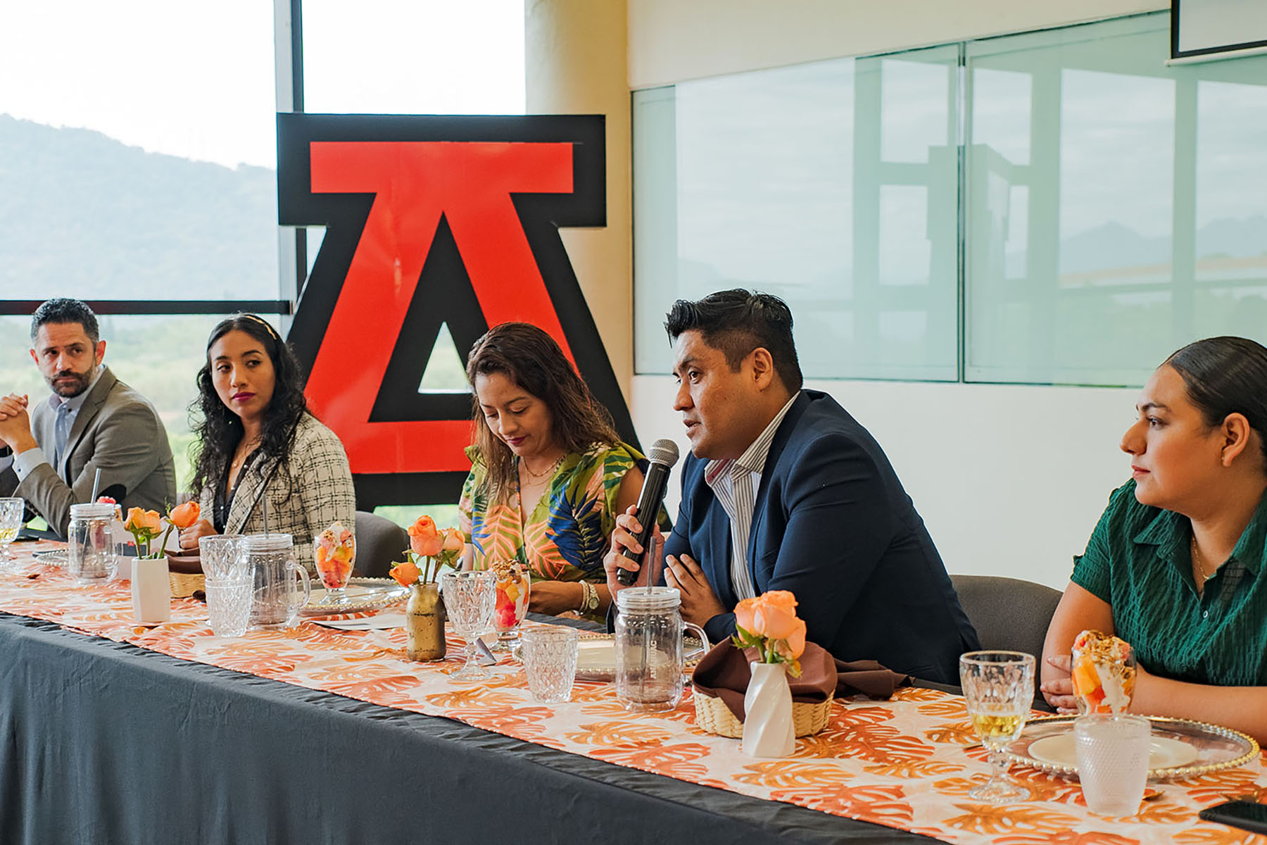 18 / 34 - La Meta Está Cerca: Maestría en Desarrollo del Capital Humano 18 / 34 - La Meta Está Cerca: Maestría en Desarrollo del Capital Humano