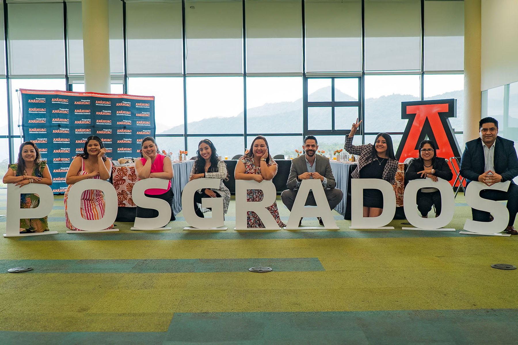 33 / 34 - La Meta Está Cerca: Maestría en Desarrollo del Capital Humano 33 / 34 - La Meta Está Cerca: Maestría en Desarrollo del Capital Humano