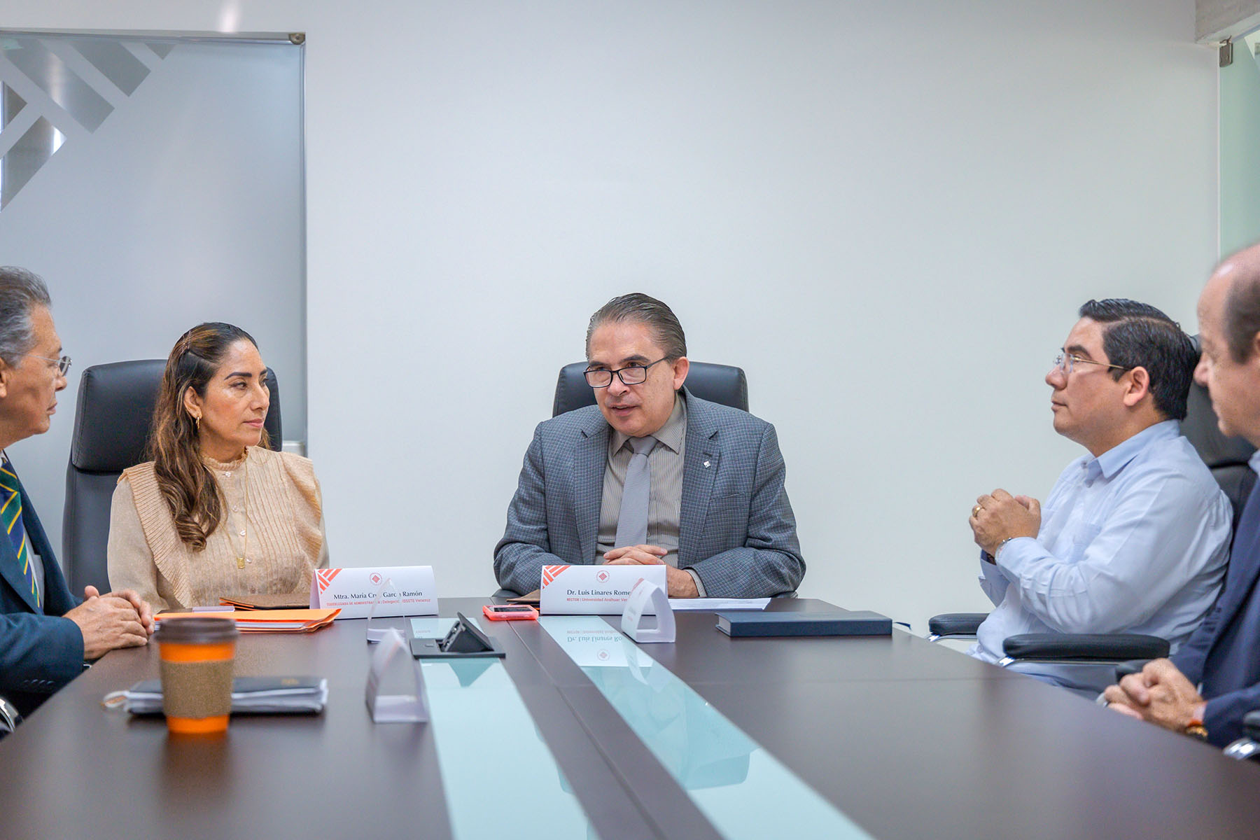 8 / 19 - Renovación de Convenio con el Instituto de Seguridad y Servicios Sociales de los