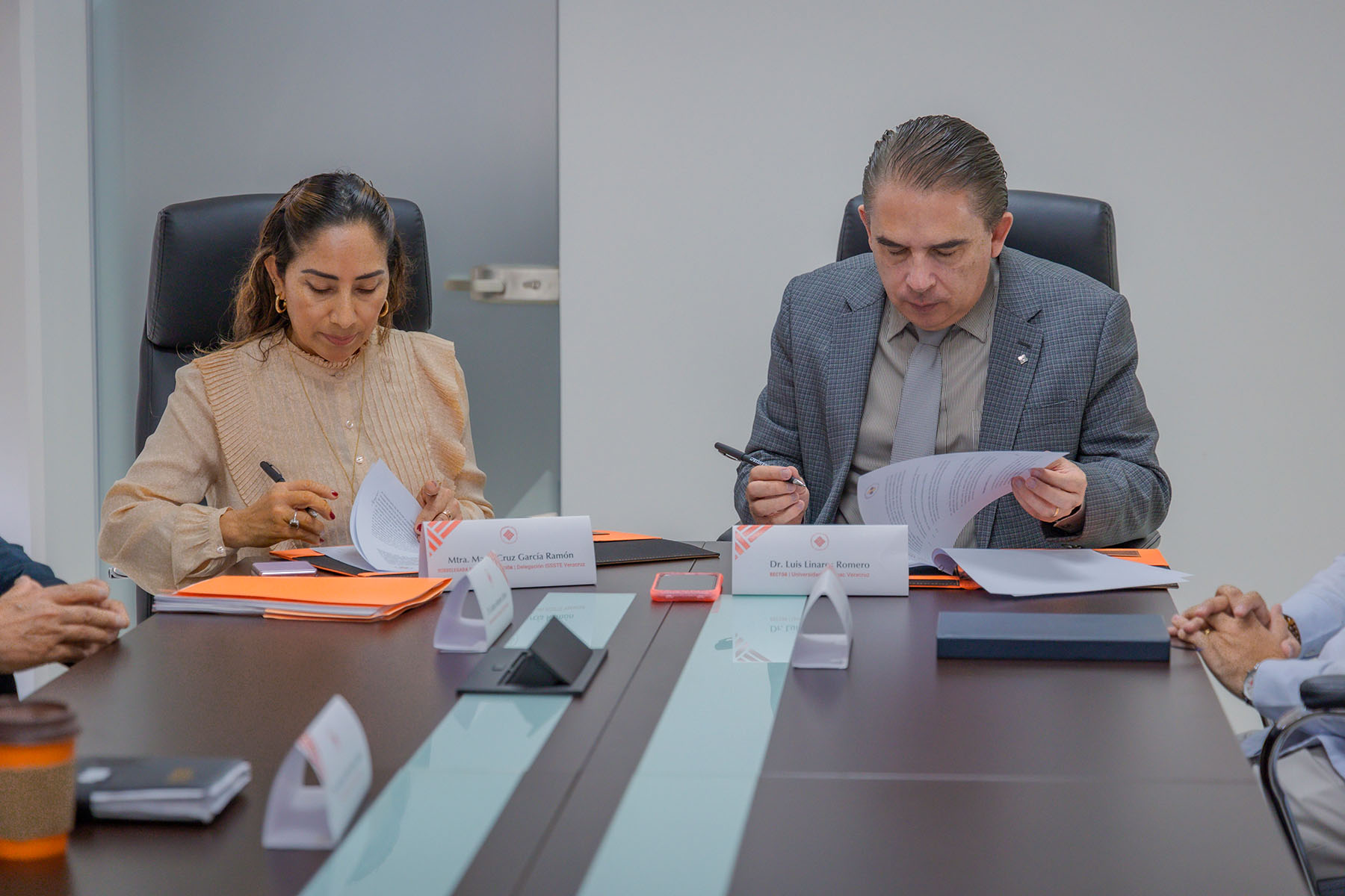 9 / 19 - Renovación de Convenio con el Instituto de Seguridad y Servicios Sociales de los
