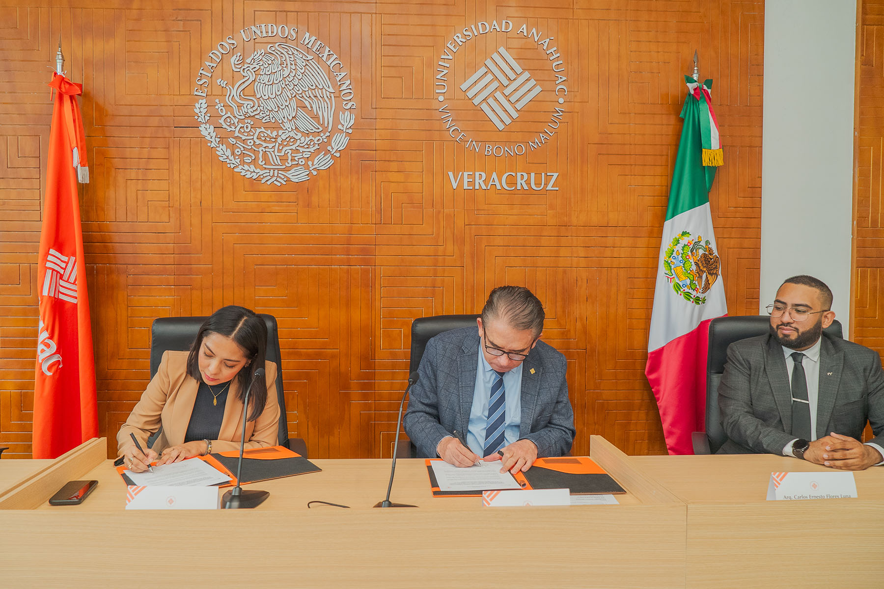 12 / 17 - Firma de Convenio de Colaboración con el Colegio de Arquitectos Córdoba y Orizaba 12 / 17 - Firma de Convenio de Colaboración con el Colegio de Arquitectos Córdoba y Orizaba