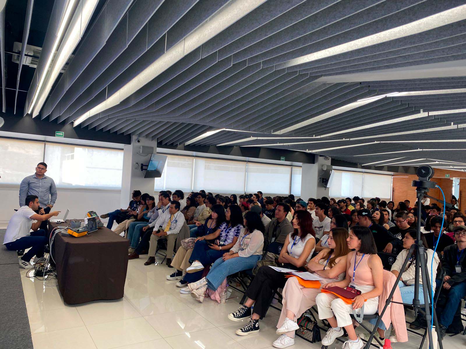 1 / 8 - Segundo Simposio de Ingeniería Biomédica 1 / 8 - Segundo Simposio de Ingeniería Biomédica