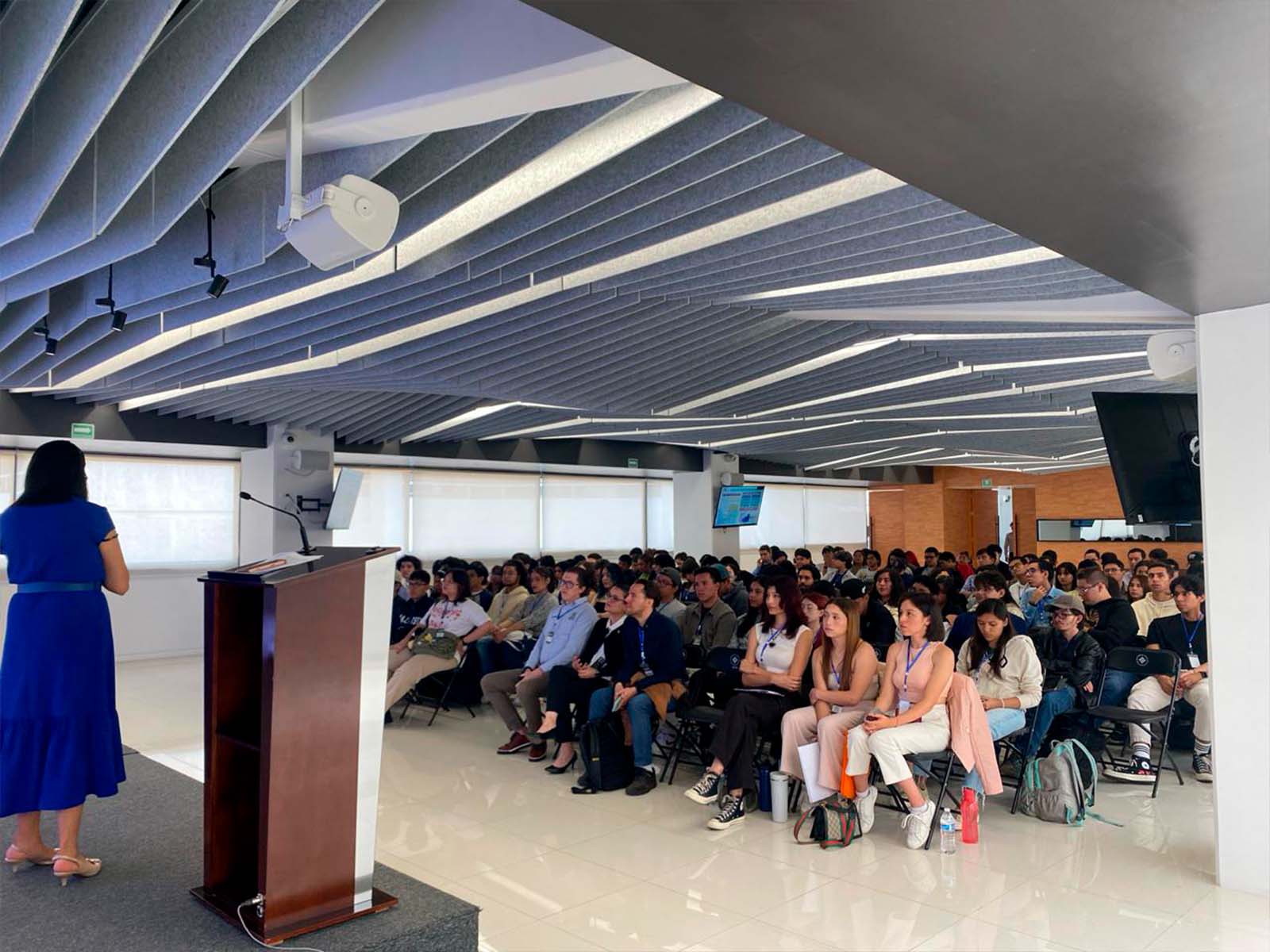 3 / 8 - Segundo Simposio de Ingeniería Biomédica 3 / 8 - Segundo Simposio de Ingeniería Biomédica