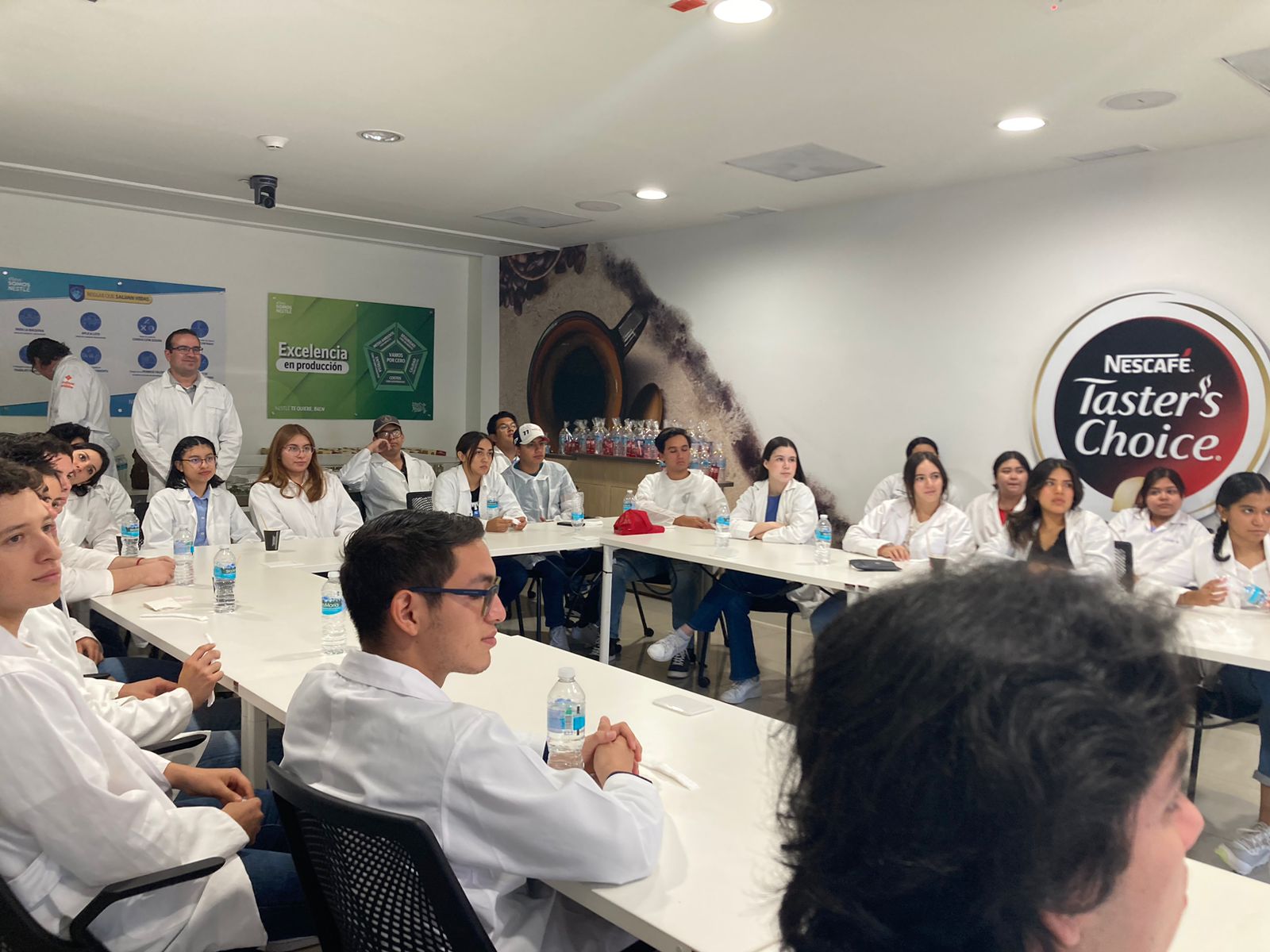 3 / 3 - Alumnos de la Escuela de Ingeniería Visitan Planta Nestlé Veracruz