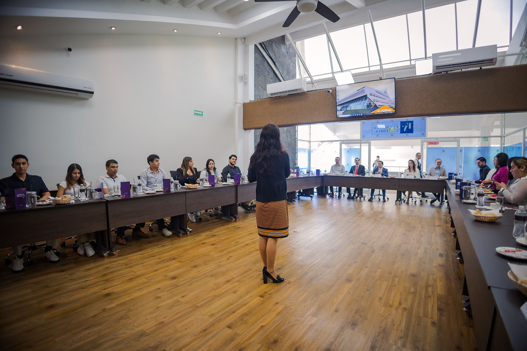 6 / 52 - La Meta Está Cerca: Clausura de la Maestría en Administración Pública y la Maestría
