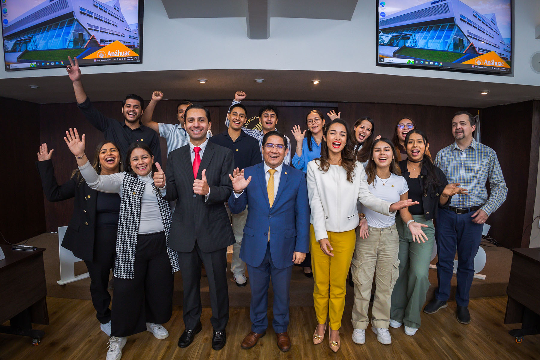 37 / 52 - La Meta Está Cerca: Clausura de la Maestría en Administración Pública y la Maestría
