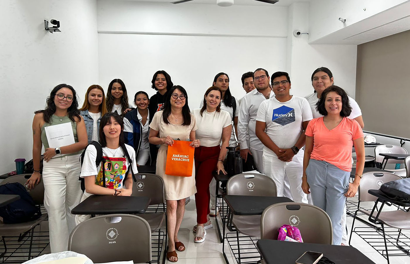11 / 13 - Éxito en Salud Pública: Alumnos Concluyen Curso de Verano con Profesores del