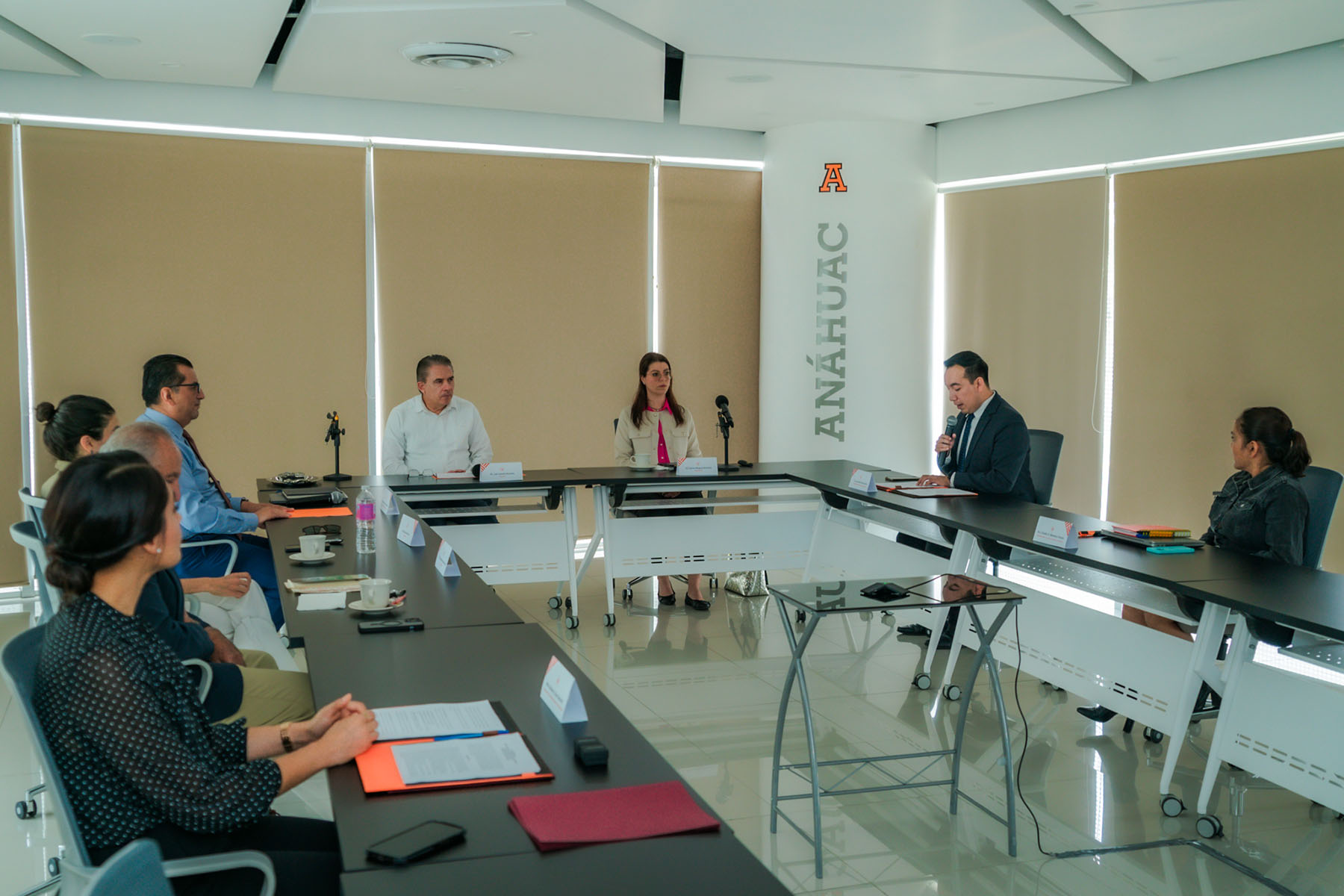1 / 11 - Instauración del Consejo Consultivo Académico del Centro Ecuestre