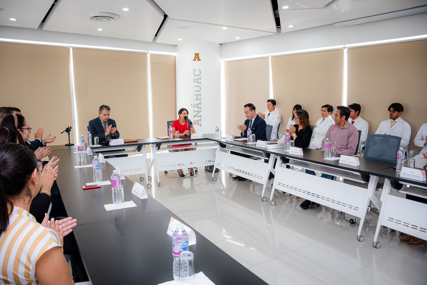 13 / 23 - Firma de Convenio con la Sociedad de Pediatría y Cirugía Pediátrica de Córdoba y