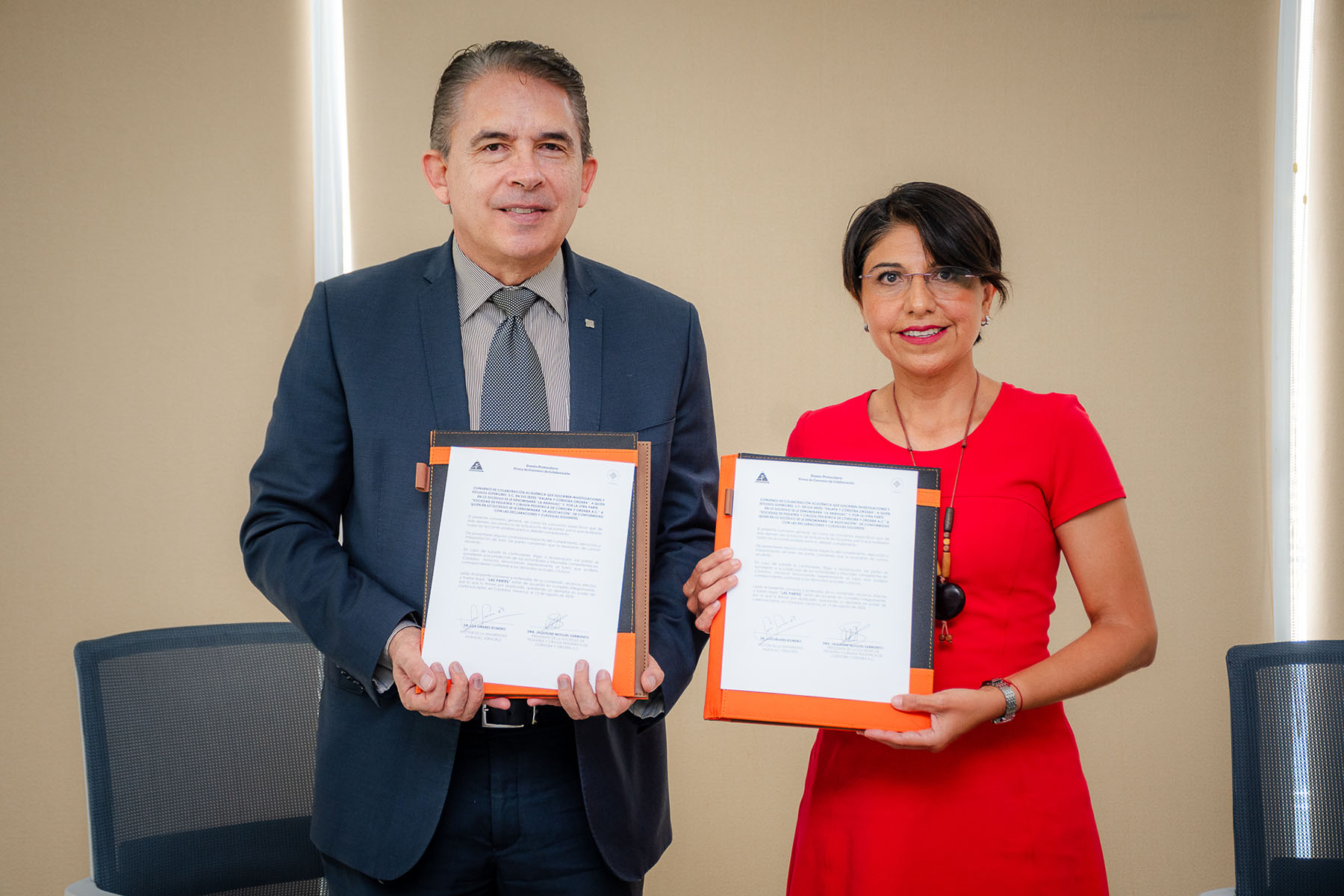 17 / 23 - Firma de Convenio con la Sociedad de Pediatría y Cirugía Pediátrica de Córdoba y